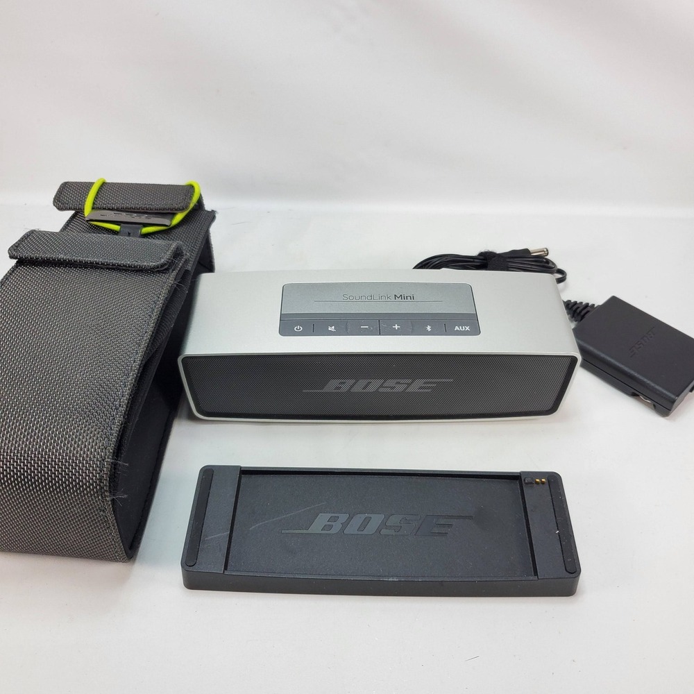 Bose SoundLink Mini Bluetooth Speaker Silver Portable Wireless 413295 Bundle